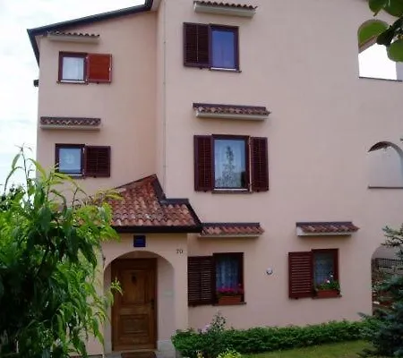In With Balcony, Air Conditioning, Wi-fi Apartman Poreč