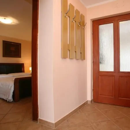 Apartman In With Balcony, Air Conditioning, Wi-fi