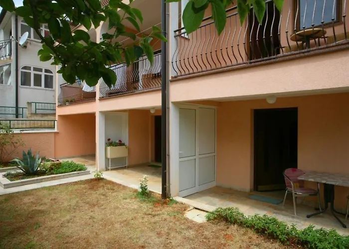 In With Balcony, Air Conditioning, Wi-fi