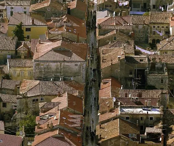 In With Balcony, Air Conditioning, Wi-fi *